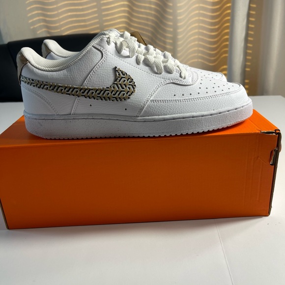 Nike Women’s Court Vision Low Next Nature x Nike United United in Victory - Picture 6 of 15